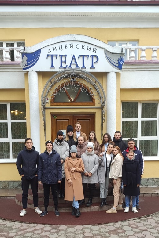 Студенты ОмЮК