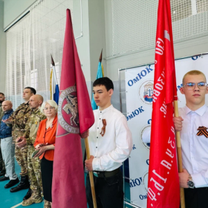 Омский юридический колледж принял патриотическую эстафету: вручено Знамя Победы