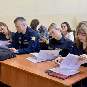 Кон
