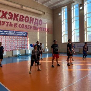 1 апреля состоялся товарищеский турнир по волейболу между командами университета и колледжа. 