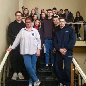 Обучающиеся нашего колледжа уверенно входят в число постоянных посетителей музея изобразительных искусств имени М.А. Врубеля. 