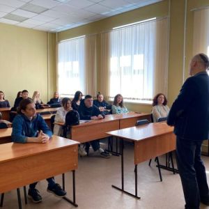 В Омском юридическом колледже была организована встреча в рамках антинаркотической акции "Здоровье молодежи - богатство России"
