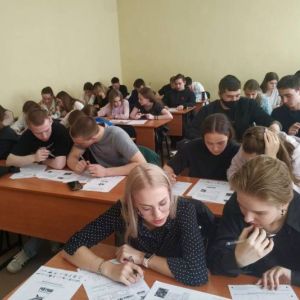 В Омском юридическом колледже состоялся Диктант Победы