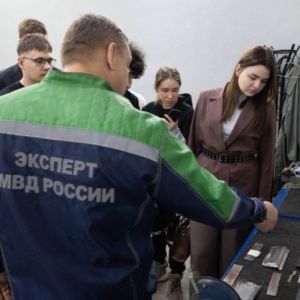Тайны следствия: студенты познакомились с работой экспертов-криминалистов